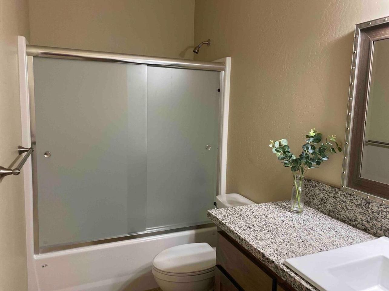 Cheerful New 2 Bedroom Home In Cul De Sac Netflix Medford Exterior photo